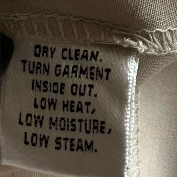 St. John Luxury pants - Picture 7 of 7